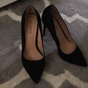 Size 7 heels/ Black / Suede
